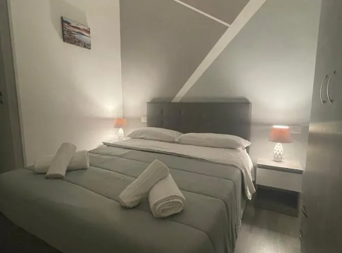 Garibaldi 4* نابولي